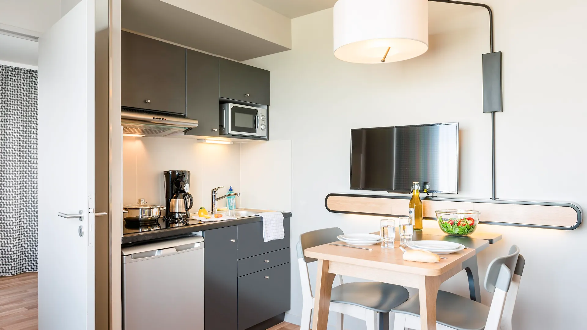 Aparthotel Adagio Access Paris Massy Gare 3*, Massy (Essonne) France